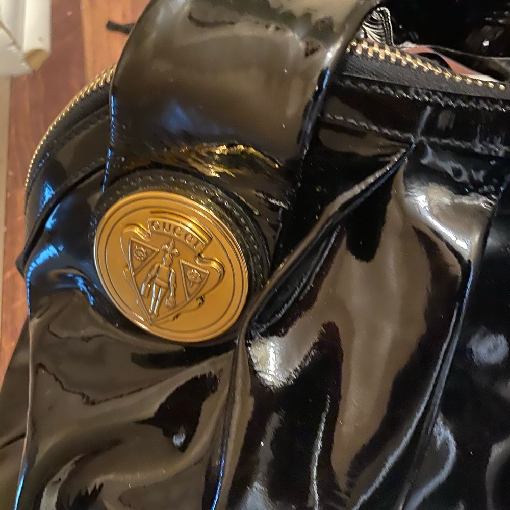 Authentic Gucci - Picture 5 of 8